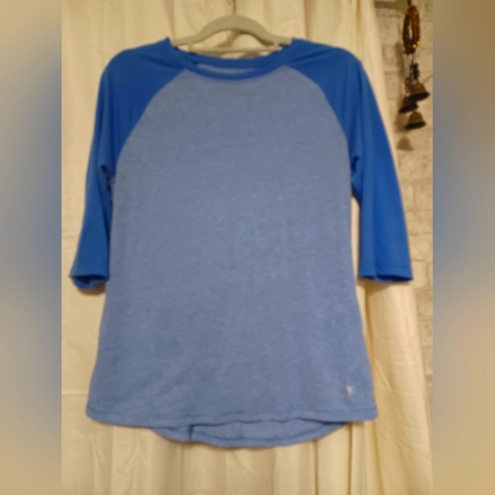 Athletic shirt